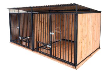 Hundezwinger 4x2m – Holzboden – Drehbare Futternäpfe – Wände aus Holz  GP373