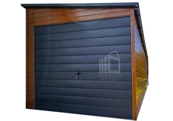 Blechgarage 3x6 m + Überdachung 1,5m - Schwingtor - Tür - PVC Kippfenster - Holzoptik - Dachrinnen - Dach: Neigung nach rechts GP629